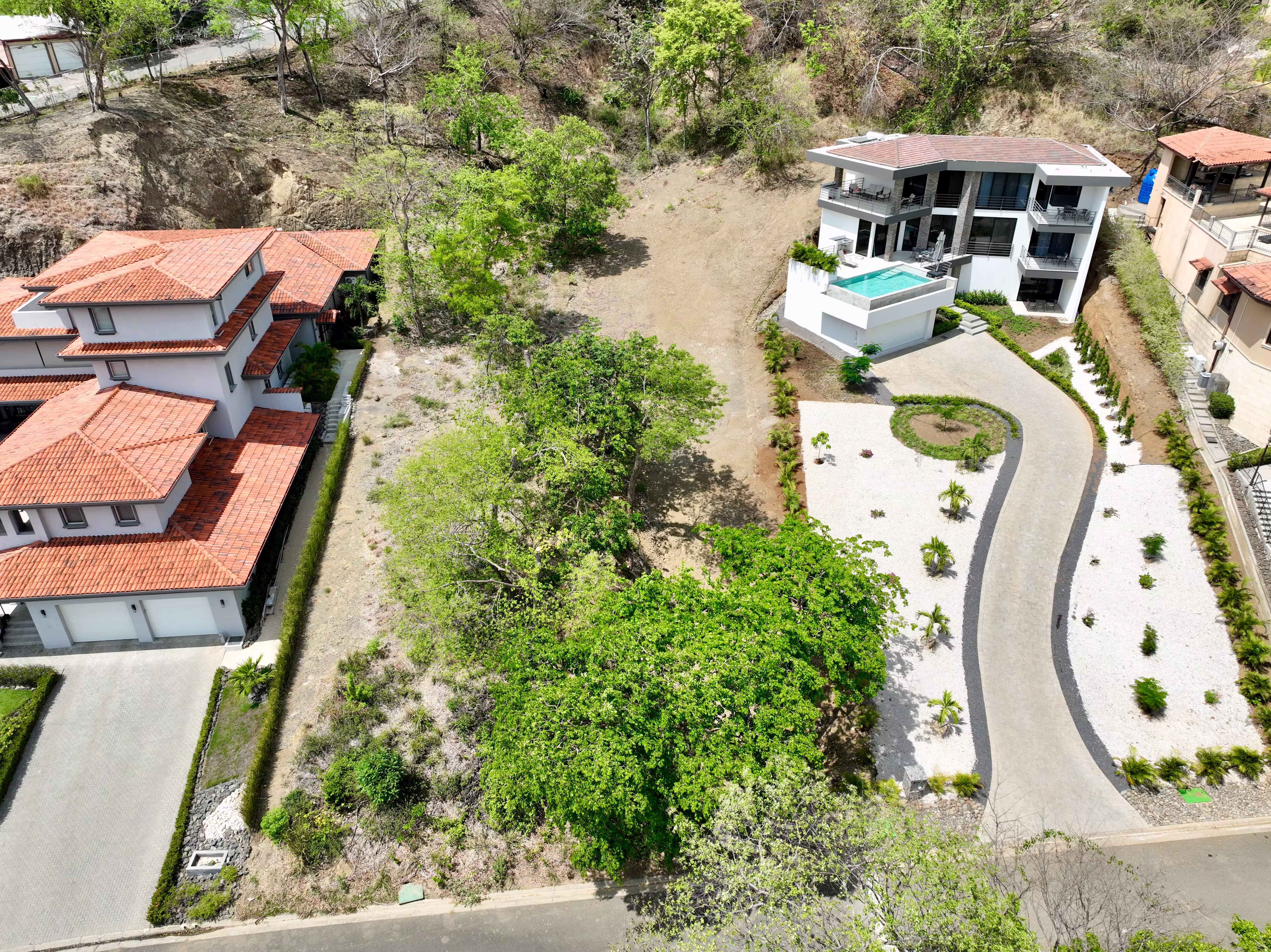 Price reduced on property located in the Pacífico residential community